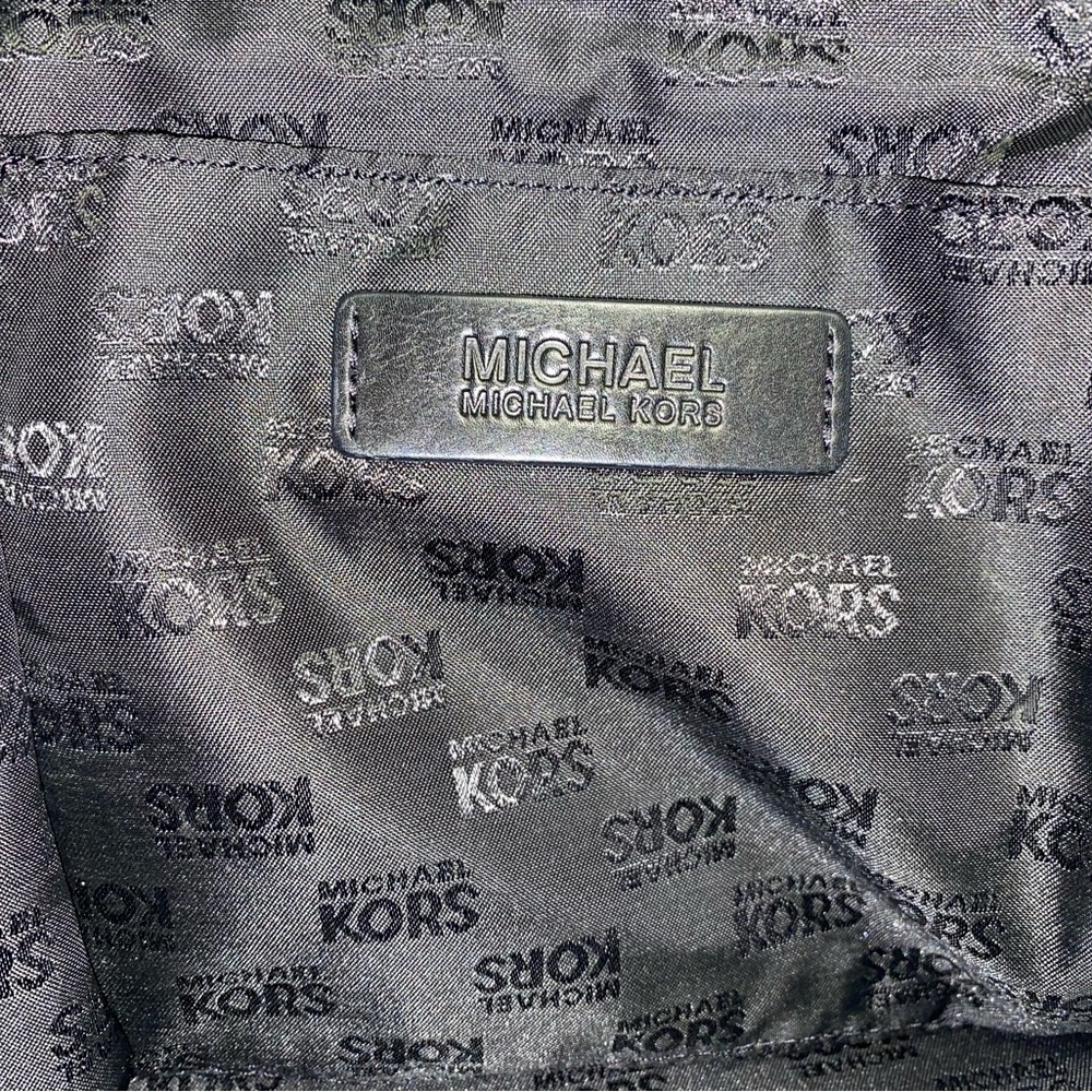 Authentic Michael Kors Satchel - Picture 9 of 16